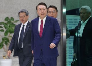 尹, 2차 조사 15시간 만에 귀가…내란 특검의 향후 수사 방향은?