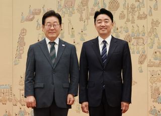 5㎏ 빠졌다는 강훈식…"이 대통령, 처음부터 대통령이었던 것처럼 일해"
