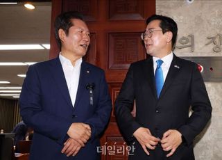 '호남 찾은' 與 당권주자들…정청래 "힘 모아달라" 박찬대 "뒤집을 수 있어"