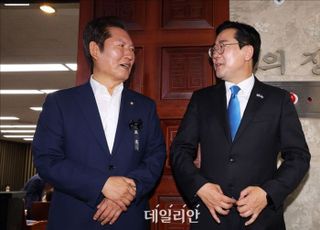 '호남 찾은' 與 당권주자들…정청래 "힘 모아달라" 박찬대 "뒤집을 수 있어"