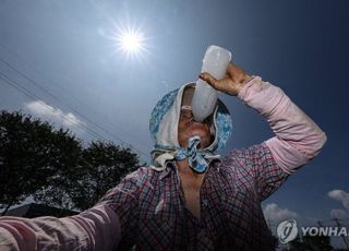 [오늘 날씨] 낮 최고 37도 '무더위' 내륙 중심 소나기...여름철 '일광화상' 예방하려면