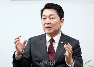 [속보] 안철수, 혁신위원장 전격 사퇴…당대표 도전 선언