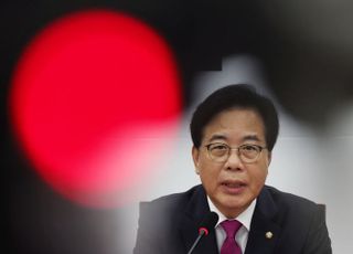 안철수 혁신위원장 전격 사퇴에…송언석 "당혹스럽다. 전대 출마 뜻은 존중"