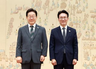 [속보] 李대통령, 김민석 총리와 오찬 회동…안전·질서·민생 당부