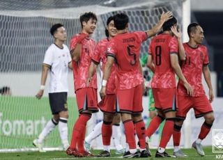 '중국쯤이야' 홍명보호 완승, 폭염 속에도 3골 폭발…15일 한일전