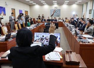 [전문] MBC 제3노조 "독재의 길에 나서려는가, 방송장악의 망치질을 기억할 것이다" [미디어 브리핑]