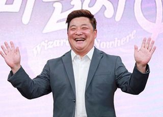 53세 윤정수 결혼한다…12살 연하 필라테스 강사와 올해 화촉