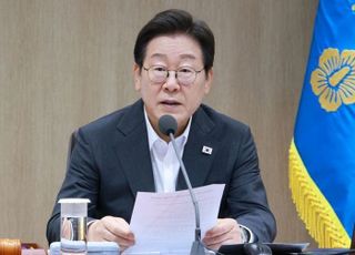 李대통령 "방산 육성 컨트롤타워 신설 검토하라"
