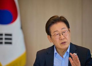 與, 李대통령 '대북송금 혐의' 소각 시도…"셀프사면" 논란 자초