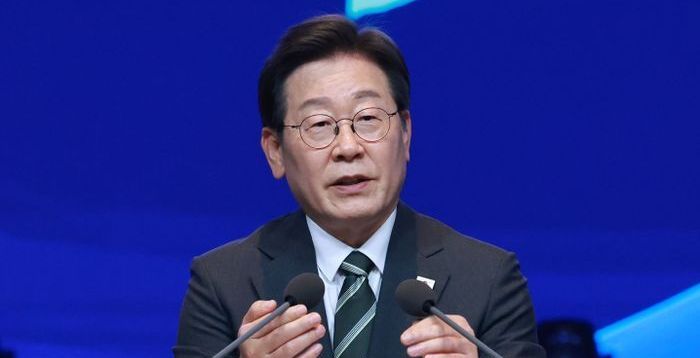 李대통령 "방위산업 강국 나아가야…정부 큰 노력 기울여 투자·지원"(종합)