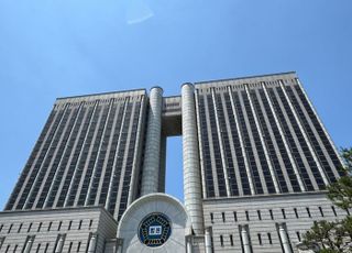'햄버거 회동' 김용군 전 대령 보석…재판부 직권 허가