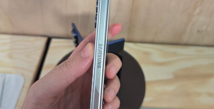 "5년 만에 절반 두께" 폴더블 단점 정면 돌파한 '갤럭시Z폴드7'