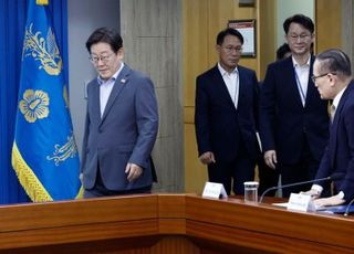 李대통령, 나라 안팎 상황에 '분주'…'수보회의' 'NSC' 연이어 개최
