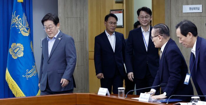 李대통령, 나라 안팎 상황에 '분주'…'수보회의' 'NSC' 연이어 개최