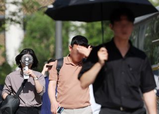 [오늘 날씨] 폭염 또 폭염 낮 최고기온 36도...이젠 생존템? '양산' 효과는