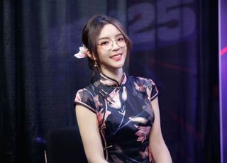 [2025 MSI] LPL 호스트 캔디스 "선수와 팬 연결하는 번역기...선수 감정까지 전달"