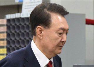 특검, 尹에 '14일 오후 2시 출석' 요청…"조사 응할 거라 믿어"