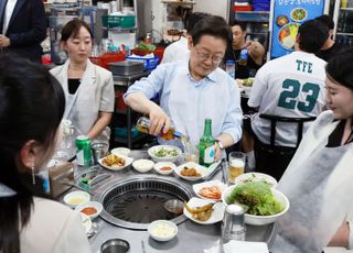 李대통령 "골목 살아야 경제 살아…소비쿠폰이 온기 불어넣길"