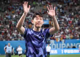 ‘잔류 불투명’ 손흥민, 휴가 마치고 토트넘 복귀