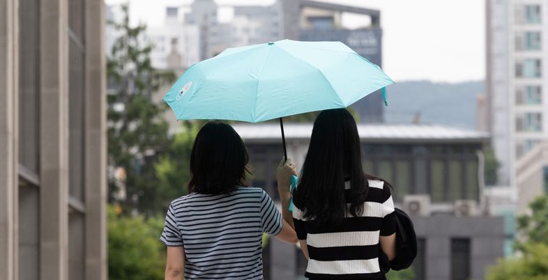 [오늘 날씨] 남부지방부터 비소식...여름 단골 질환 '무좀'을 식초로 치료한다고?