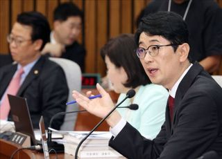 주진우, 강훈식 향해 "아첨도 적당히"