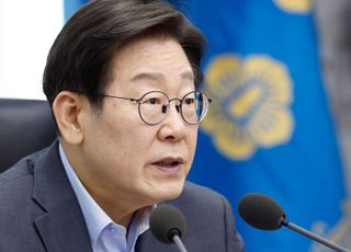 李대통령, 윤여준·강금실·추미애·김부겸 4개국에 특사로 파견