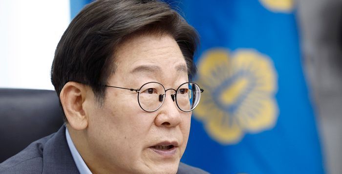 李대통령, 윤여준·강금실·추미애·김부겸 4개국에 특사로 파견