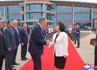 러 외무장관, 방북 일정 마친 뒤 원산갈마공항서 출국…中외무장관회의 참석