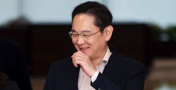 이재용, 글로벌 재계모임 참석 후 귀국…"열심히 하겠다"