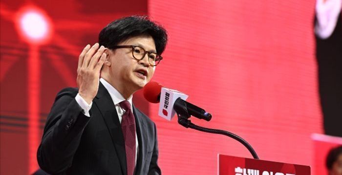 한동훈 "권영세, 연일 뜬금없이 거친 말…무리한 '한덕수 옹립작전' 털어놔야"