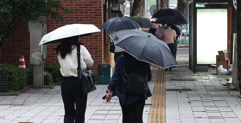 [오늘 날씨] 전국 흐리고 최대 100mm 비...여름철 식중독 예방법