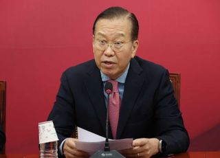 권영세 "한동훈, 즉각적 계엄 반대 메시지 경솔했다"