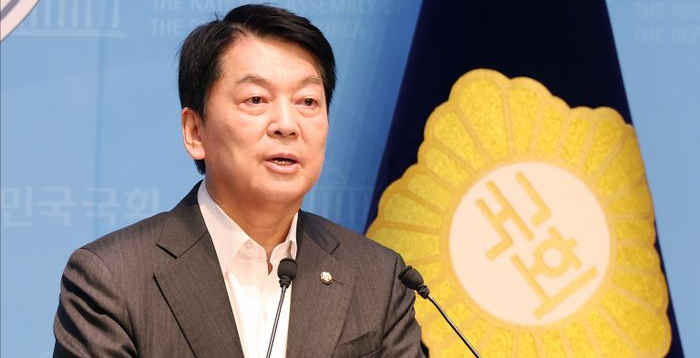 李대통령 변호인단, 정부 요직에 투하?… 안철수 "이번이 끝이 아닐 것"