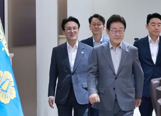 [속보] 李대통령 "의대생 학업 복귀, 늦었지만 다행"