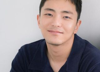‘토니상’ 박천휴 작가, 송은이 손잡았다…미디어랩시소와 전속계약