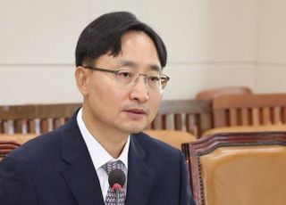 자료 제출부터 논란…국세청장 인사청문회, 전관예우 놓고 공방