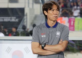 한일전 패배 홍명보 감독 “팬들에게 미안하지만 희망 봤다”