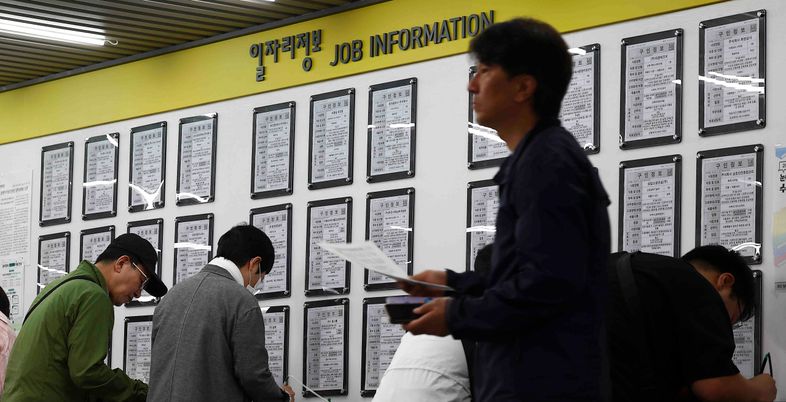 6월 청년층·건설·제조업 ‘일자리 한파’ 장기화…폭염에 농림어업 직격(종합)