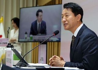 오세훈 "국힘 주류 행태 아쉬워…개딸에 휘둘린 민주당 반면교사 삼아야"