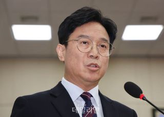 김영훈 “北 주적 아니다”…대북관 논란에 野 의원 퇴장