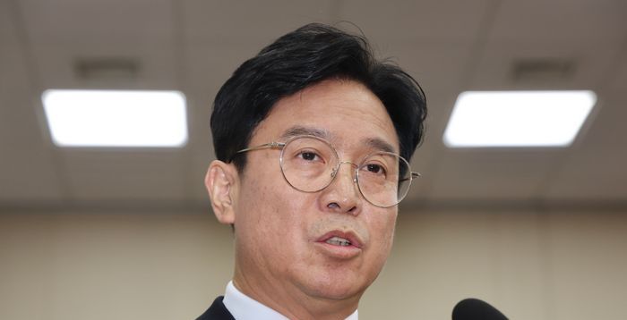 김영훈 “北 주적 아니다”…대북관 논란에 野 의원 퇴장