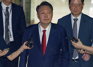 특검, 尹에 외환유치죄 아닌 일반이적죄 적용…입증 가능성 살펴보니