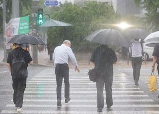 [오늘 날씨] 제헌절, 수도권 최대 150mm 물폭탄...장마철 주의해야 할 '계절성우울증'