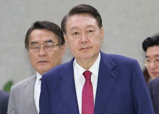 尹, 18일 구속적부심 직접 출석 검토⋯구속 위법성 주장