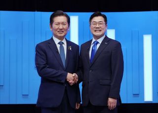 [TV토론] 박찬대 "李대통령 눈빛으로 통해" 하자, 정청래 한 말은…