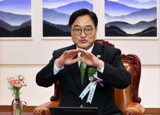 환담 나누는 우원식 국회의장
