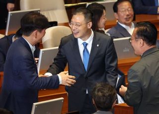 與 김상욱 "이진숙 후보, 자진사퇴해야…대통령에 부담 그만"