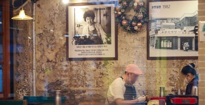 [외식업 5대 위기③] “1인 다역 사장님” 심화되는 구인난