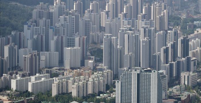 대출규제로 고가 아파트 거래량 줄었지만...가격 더 올랐다
