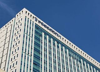 하남 연인 흉기살해 20대 항소심…무기징역서 징역 28년 '감형'